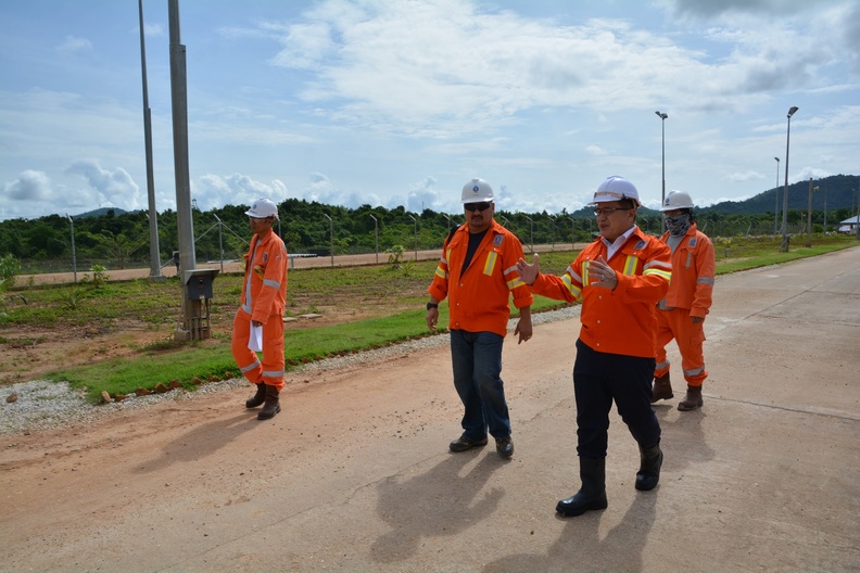 Management and Myanmar Labor visit ZOC 017.JPG
