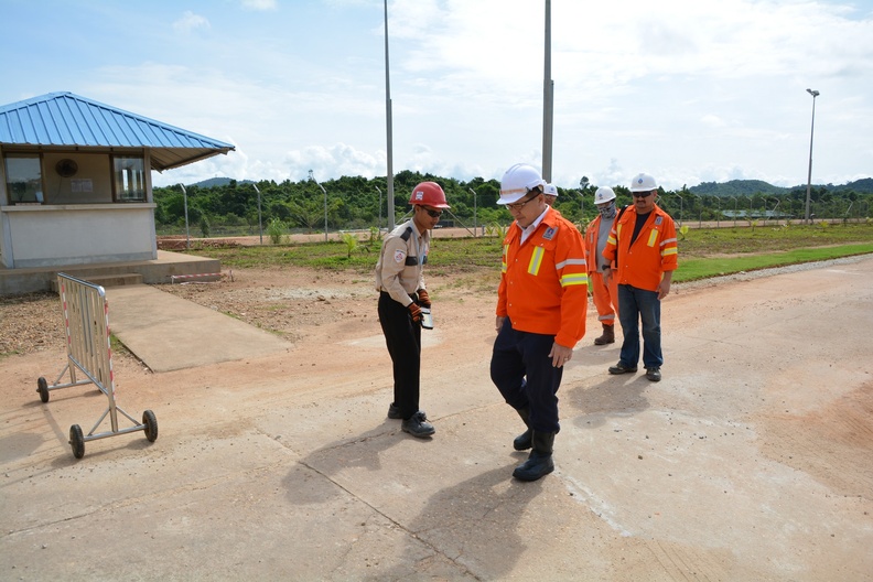 Management and Myanmar Labor visit ZOC 021.JPG