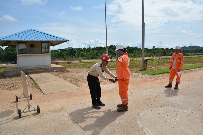 Management and Myanmar Labor visit ZOC 025.JPG