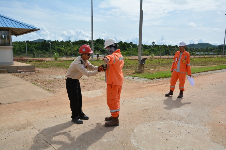 Management and Myanmar Labor visit ZOC 026.JPG