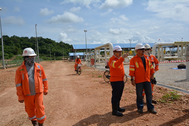 Management and Myanmar Labor visit ZOC 060.JPG