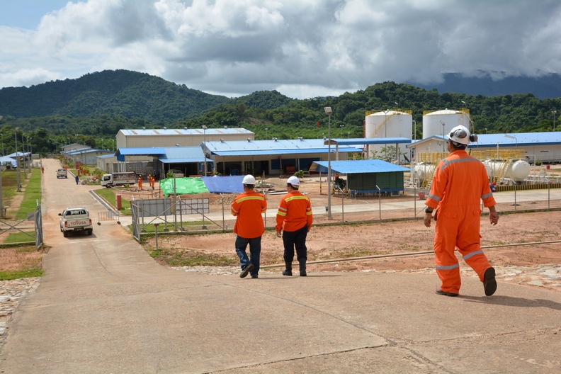 Management and Myanmar Labor visit ZOC 169.JPG