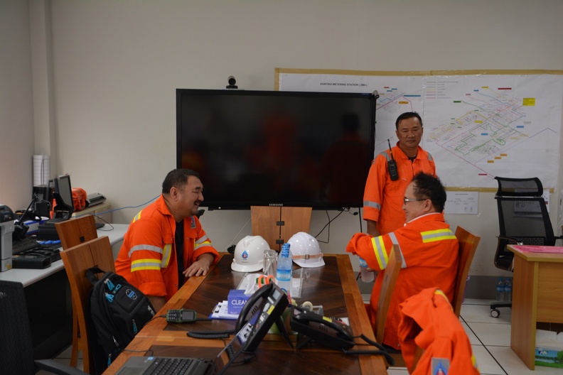 Management and Myanmar Labor visit ZOC 191