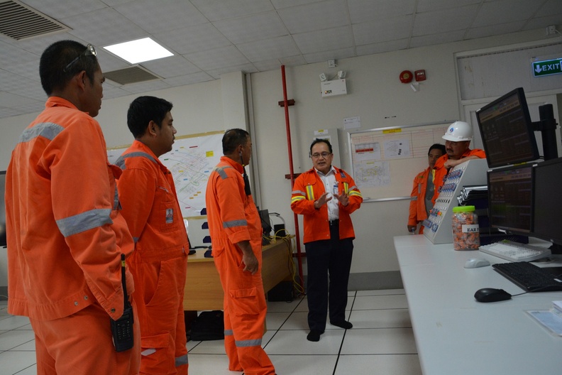 Management and Myanmar Labor visit ZOC 211
