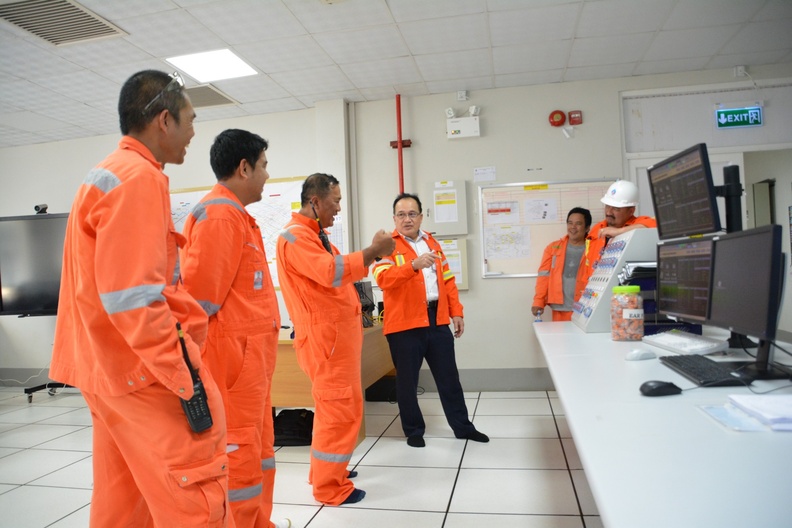 Management and Myanmar Labor visit ZOC 215