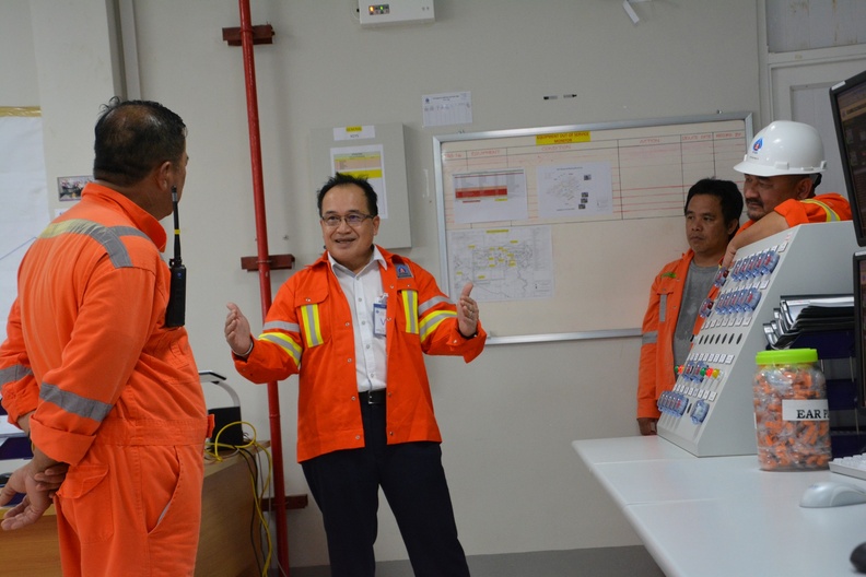 Management and Myanmar Labor visit ZOC 220