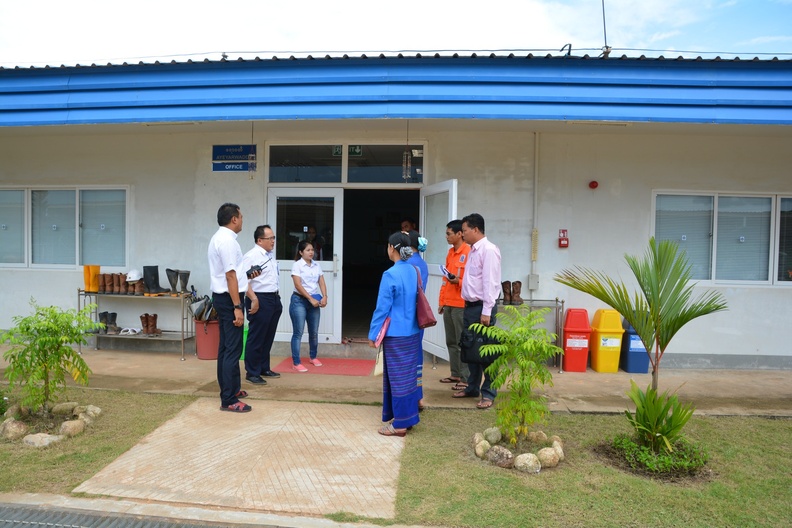 Management and Myanmar Labor visit ZOC 300.JPG