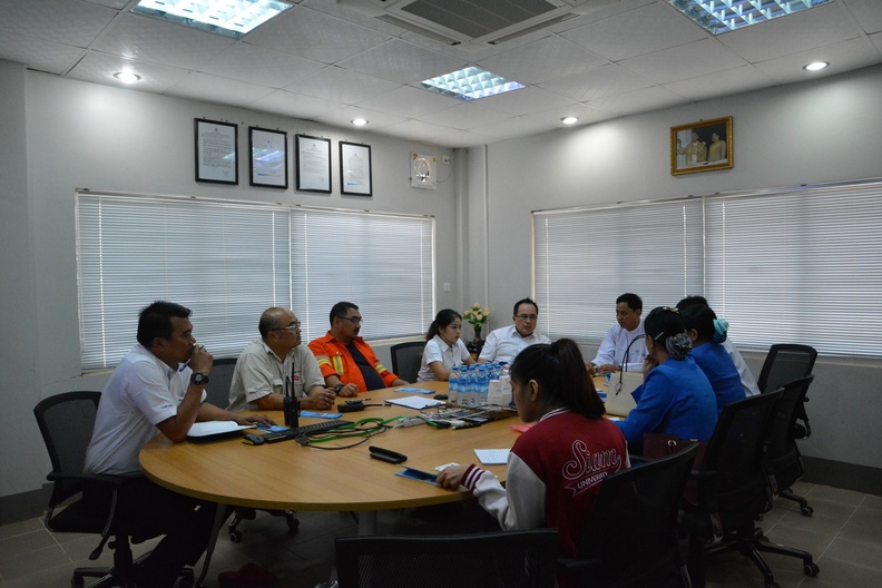 Management and Myanmar Labor visit ZOC 350