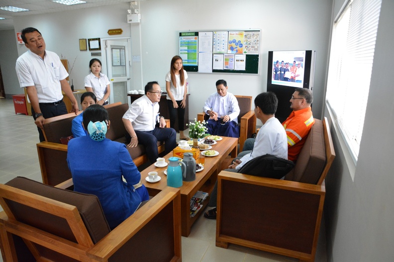 Management and Myanmar Labor visit ZOC 371
