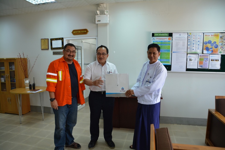 Management and Myanmar Labor visit ZOC 381