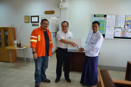 Management and Myanmar Labor visit ZOC 382