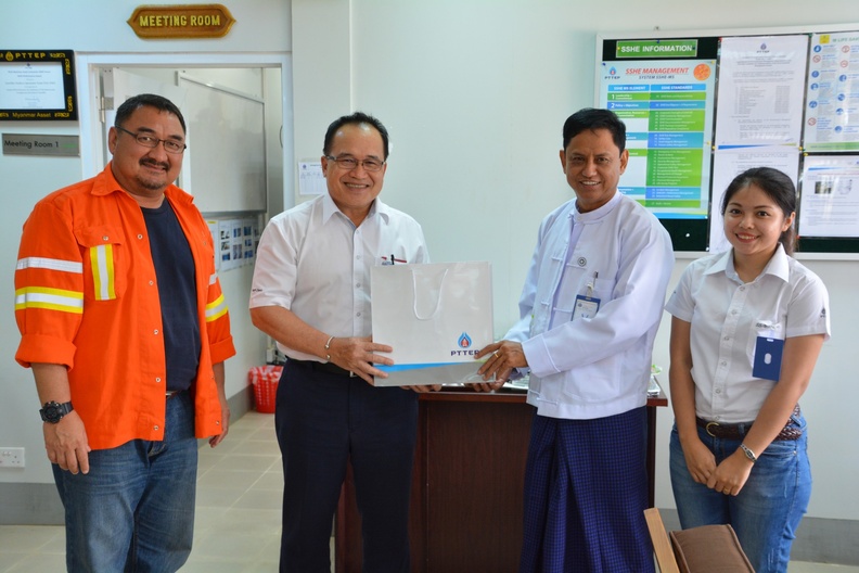 Management and Myanmar Labor visit ZOC 383.JPG