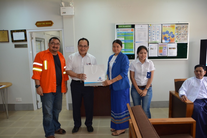 Management and Myanmar Labor visit ZOC 387