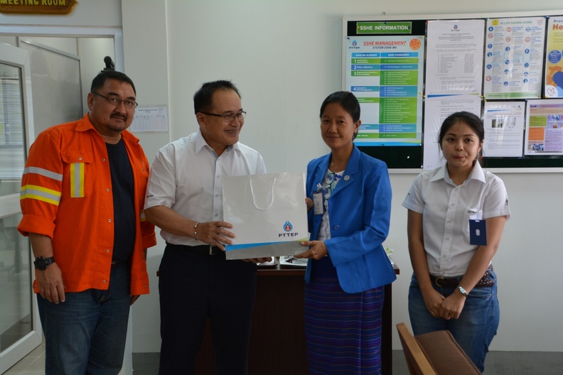 Management and Myanmar Labor visit ZOC 389