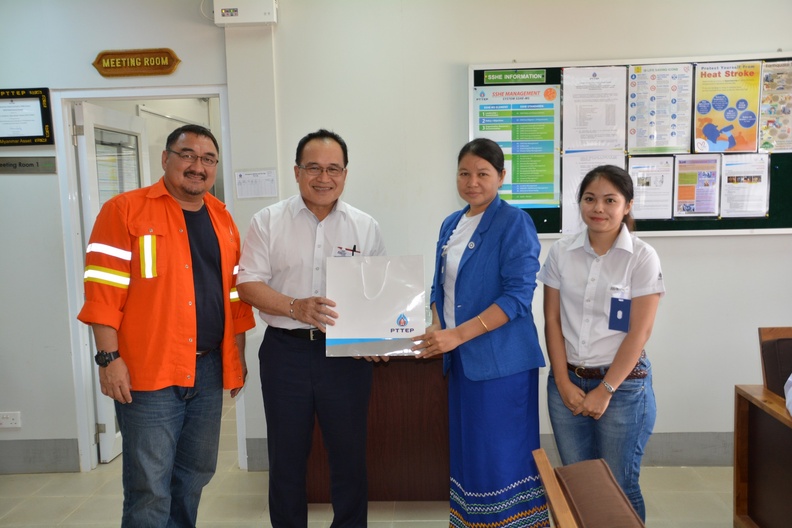 Management and Myanmar Labor visit ZOC 388