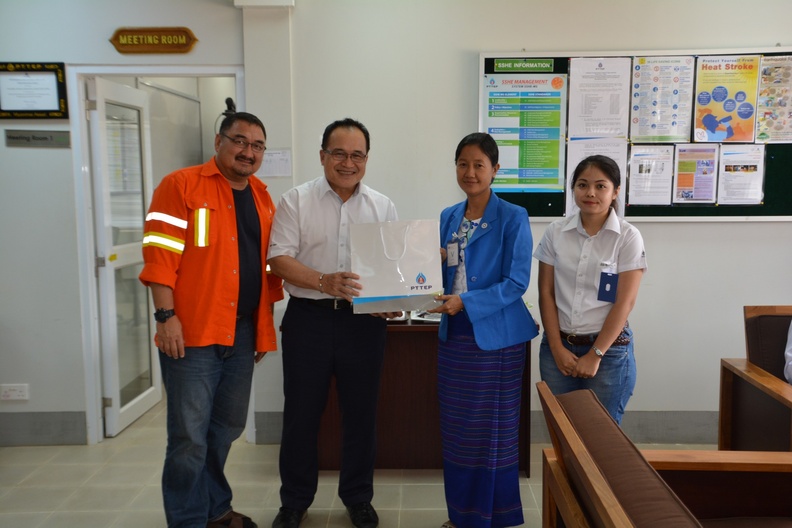 Management and Myanmar Labor visit ZOC 390.JPG