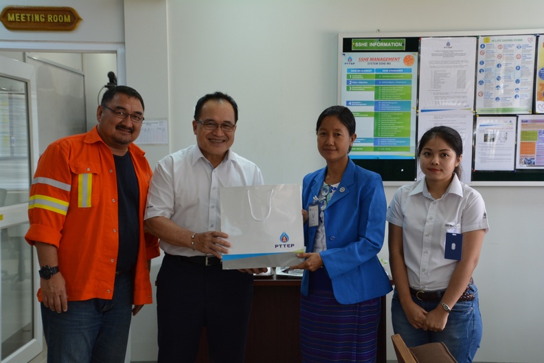 Management and Myanmar Labor visit ZOC 391