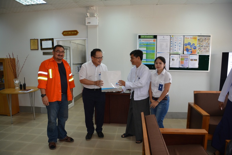 Management and Myanmar Labor visit ZOC 384